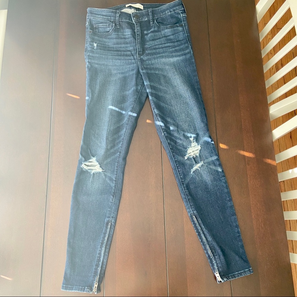 Abercrombie & Fitch Dark Wash Skinny Leg Jean